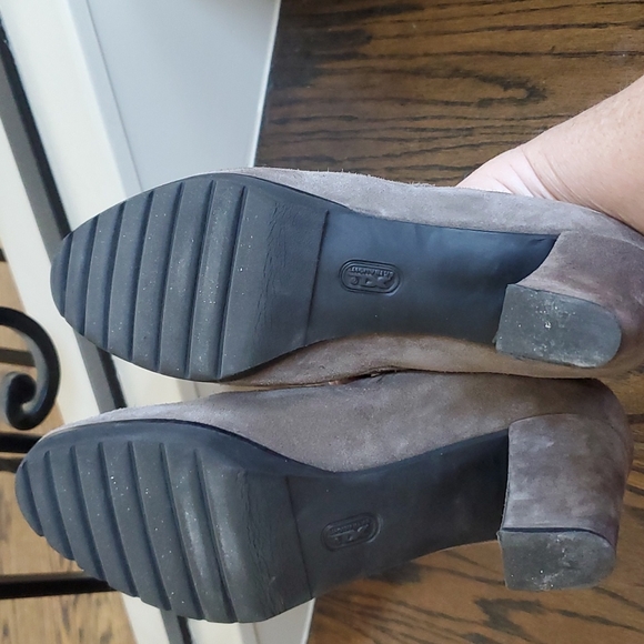 Taupe booties from Anyi Lu size 8 - Picture 6 of 7